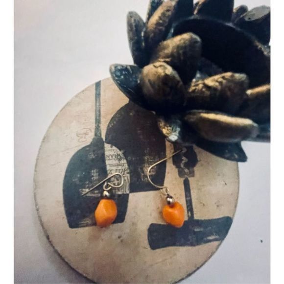 Pretty orange BEAD DANGLE EARRINGS - Picture 2 of 7